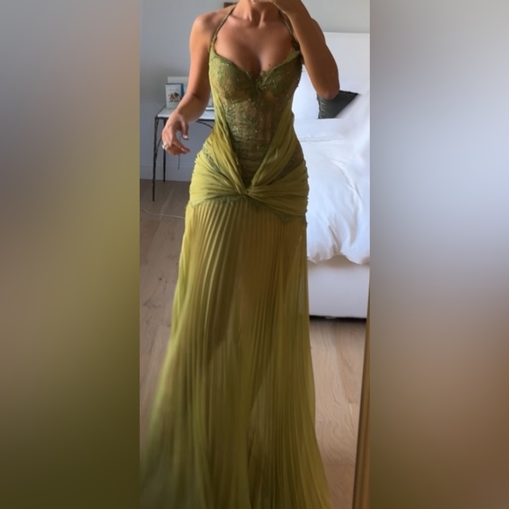 VALDRIN SAHITI CUSTOM GREEN GOWN - Picture 2 of 3